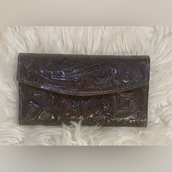 BRAND NEW WITH TAGS Tooled Genuine Leather Western Wallet - Picture 2 of 5